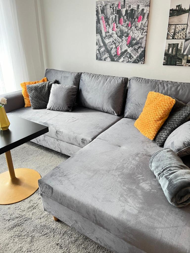 Living At Saarpartments -Adultsonly- 2 Bedrooms, Kitchen- Business & Holiday Apartments For Long- And Short Term Stay, 3 Min To Train-Station, Secure E-Bike Parking! Saarbrücken Exterior foto